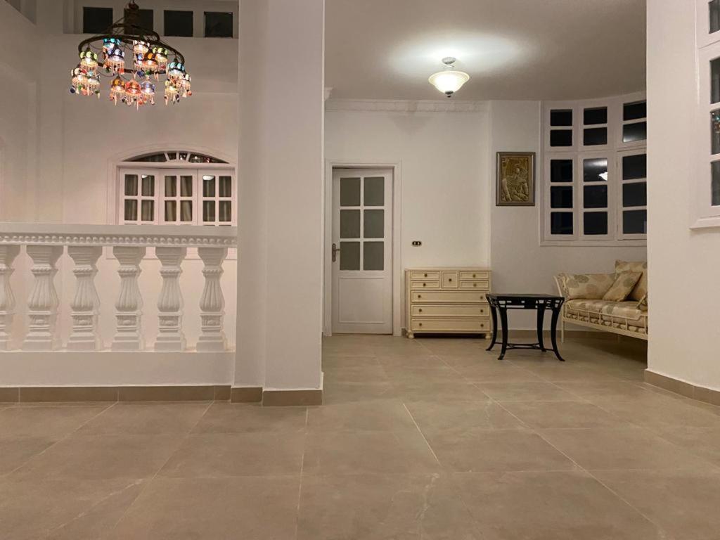 White House Vilă *